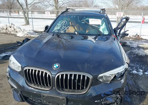 2021 BMW X3 M40I z USA, uszkodzony, nr VIN 5UXTY9C06M9G84352